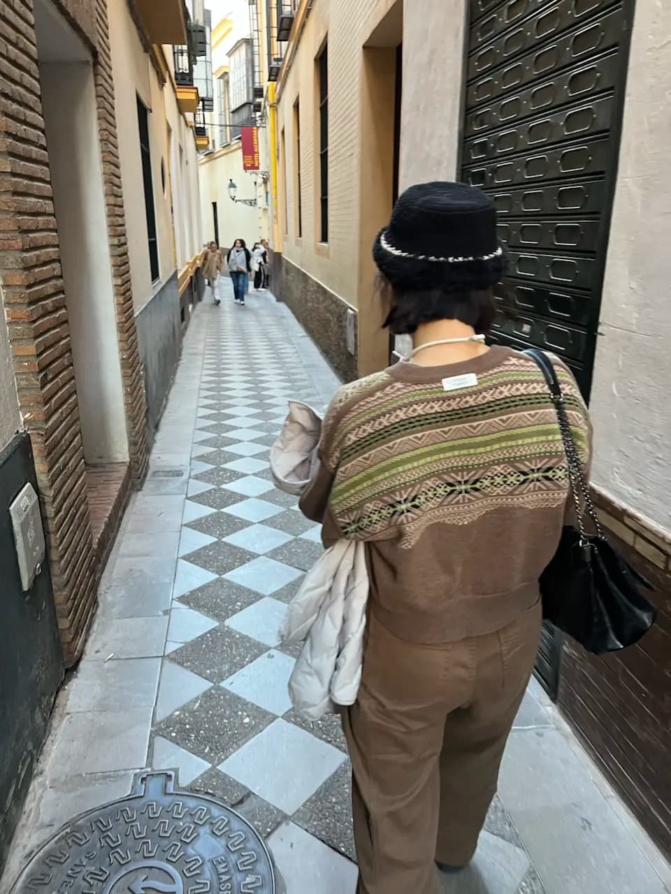 ฮันนีมูนวันที่ 6: ทัวร์ชมเซเตนิลและรอนดา - 2 Calle de Muñoz Olive, Seville