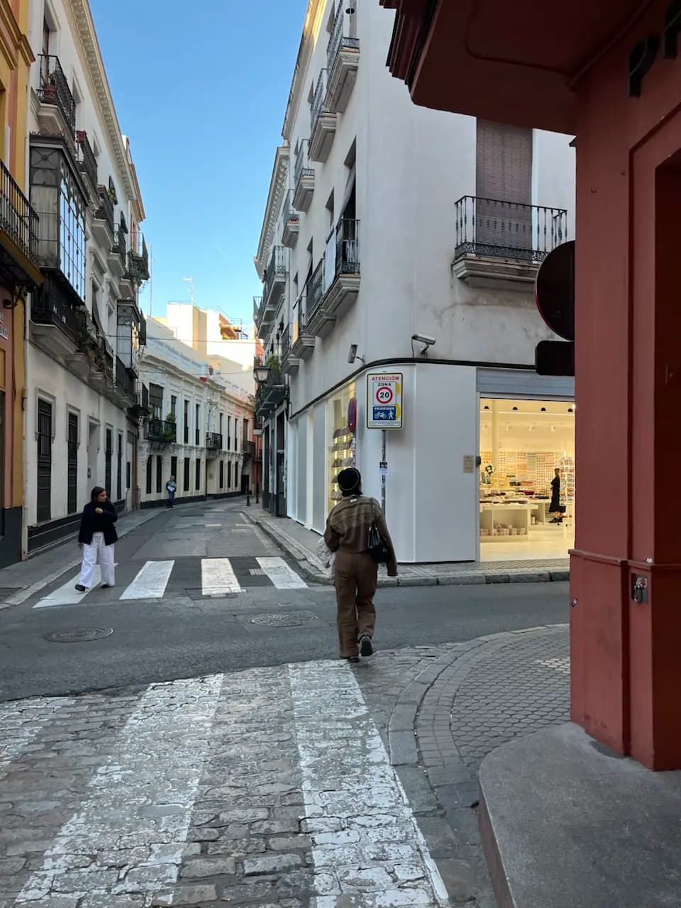 ฮันนีมูนวันที่ 6: ทัวร์ชมเซเตนิลและรอนดา - 13 Calle de Rioja, Seville