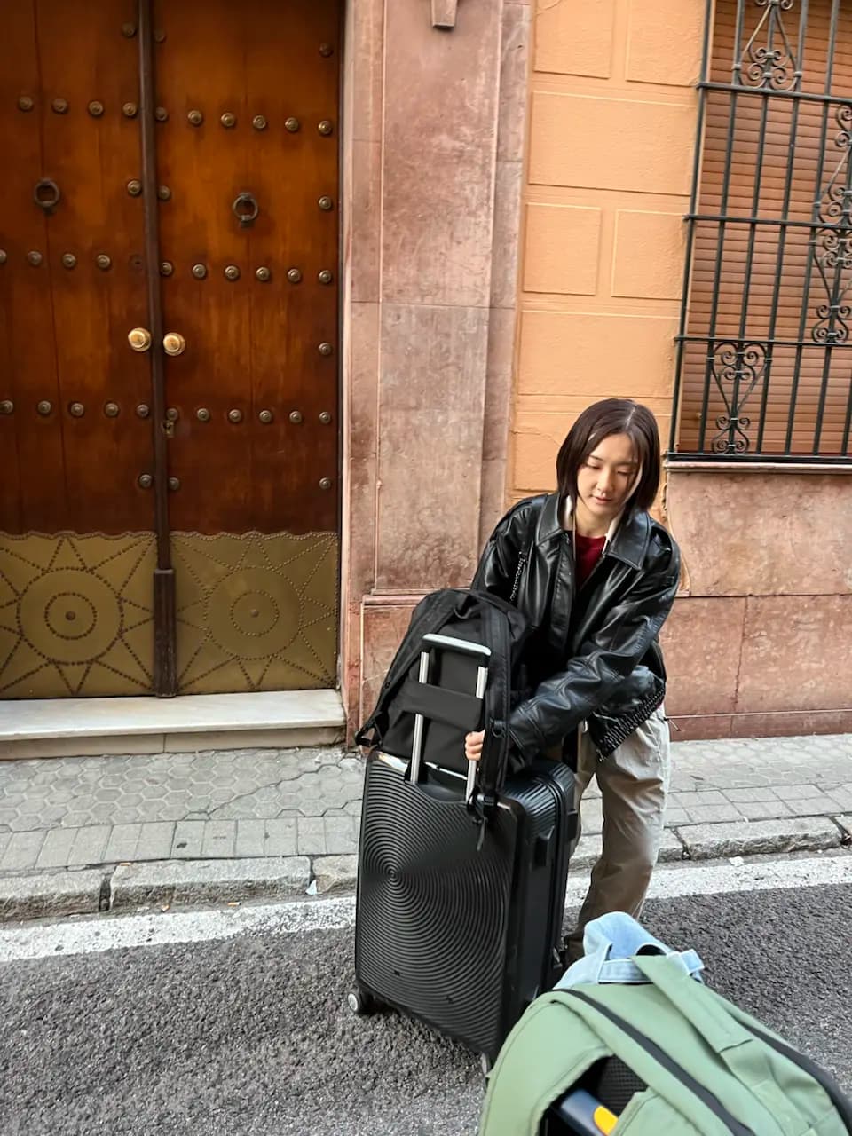 ฮันนีมูนวันที่ 6: ทัวร์ชมเซเตนิลและรอนดา - 10 Calle de Santiago, Seville