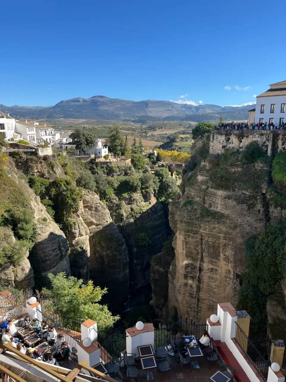 ฮันนีมูนวันที่ 6: ทัวร์ชมเซเตนิลและรอนดา - 2 Calle de Rosario, Ronda