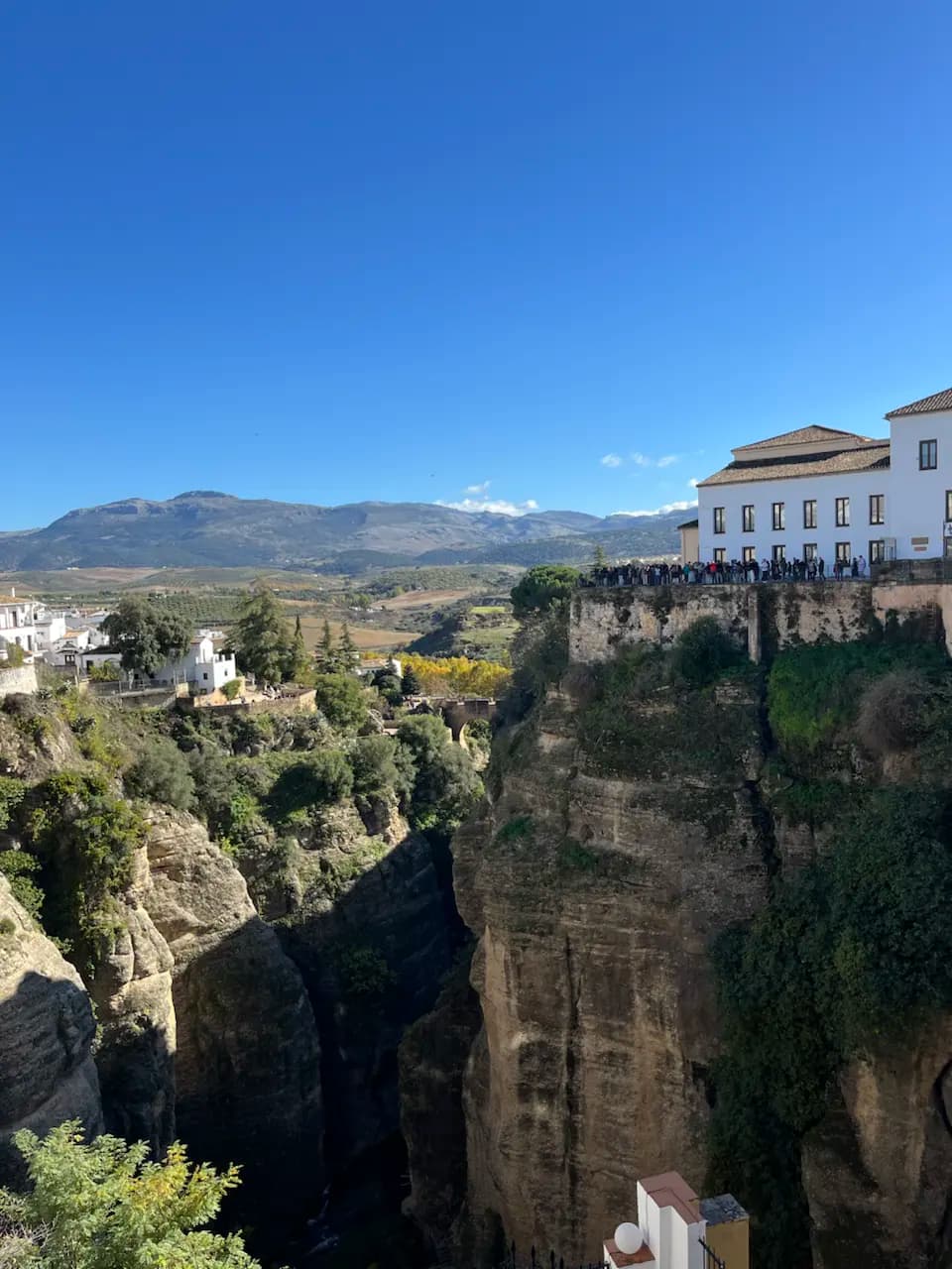 ฮันนีมูนวันที่ 6: ทัวร์ชมเซเตนิลและรอนดา - 2 Calle de Rosario, Ronda