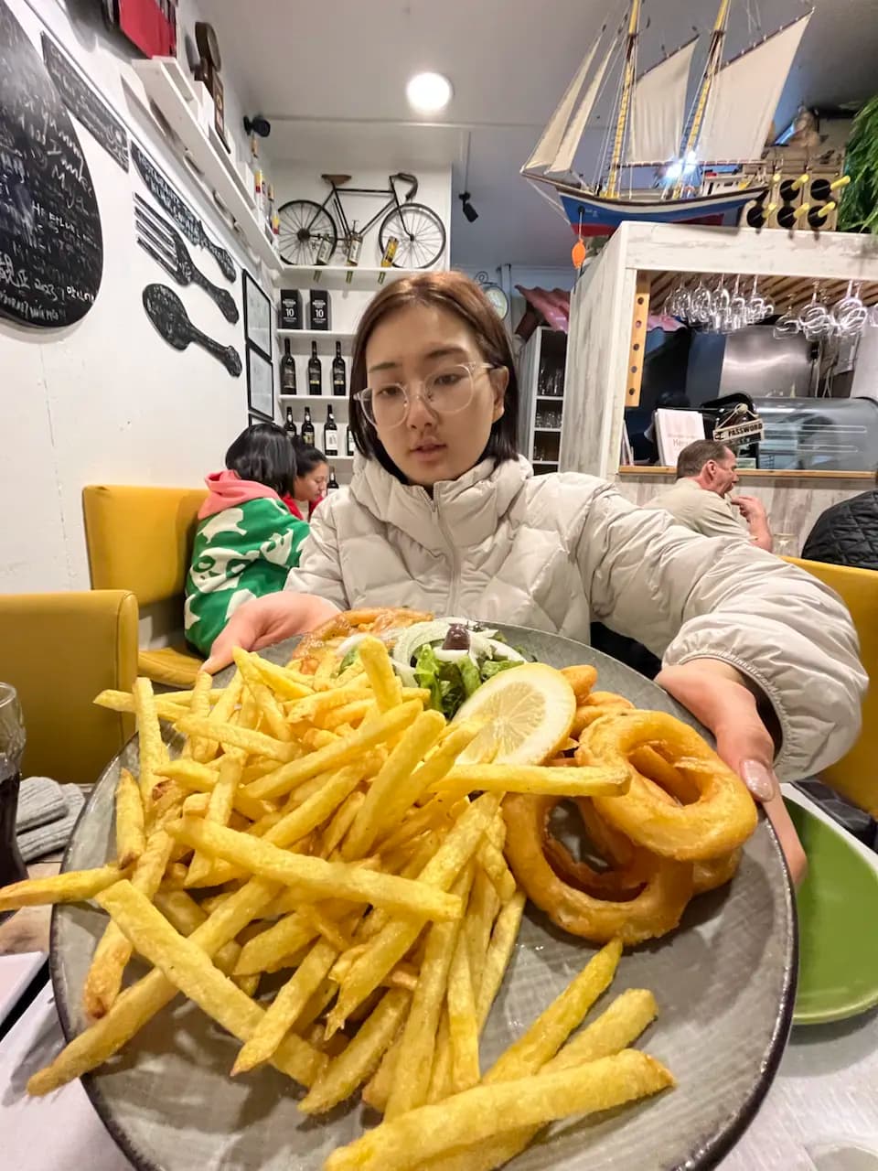 ฮันนีมูนวันที่ 4: เดินเล่นในปอร์โต — โบสถ์และร้านหนังสือ Lello และของที่ระลึก - 90 Rua de Belmonte, União das freguesias de Cedofeita, Santo Ildefonso, Sé, Miragaia, São Nicolau e Vitória, Porto