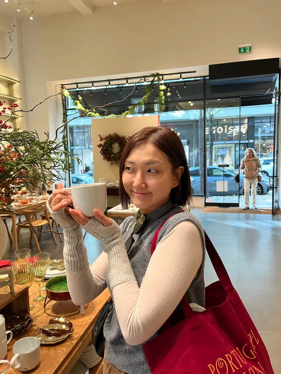 ฮันนีมูนวันที่ 4: เดินเล่นในปอร์โต — โบสถ์และร้านหนังสือ Lello และของที่ระลึก - 673 Rua de Sá da Bandeira, União das freguesias de Cedofeita, Santo Ildefonso, Sé, Miragaia, São Nicolau e Vitória, Porto