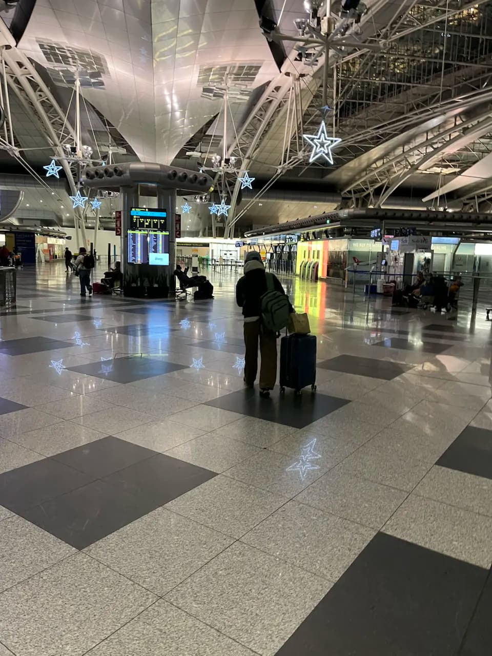 ฮันนีมูน วันที่ 5: ช้อปปิ้งที่ปอร์ตู และเยี่ยมชมมหาวิหารเซบียา - Via do Aeroporto
