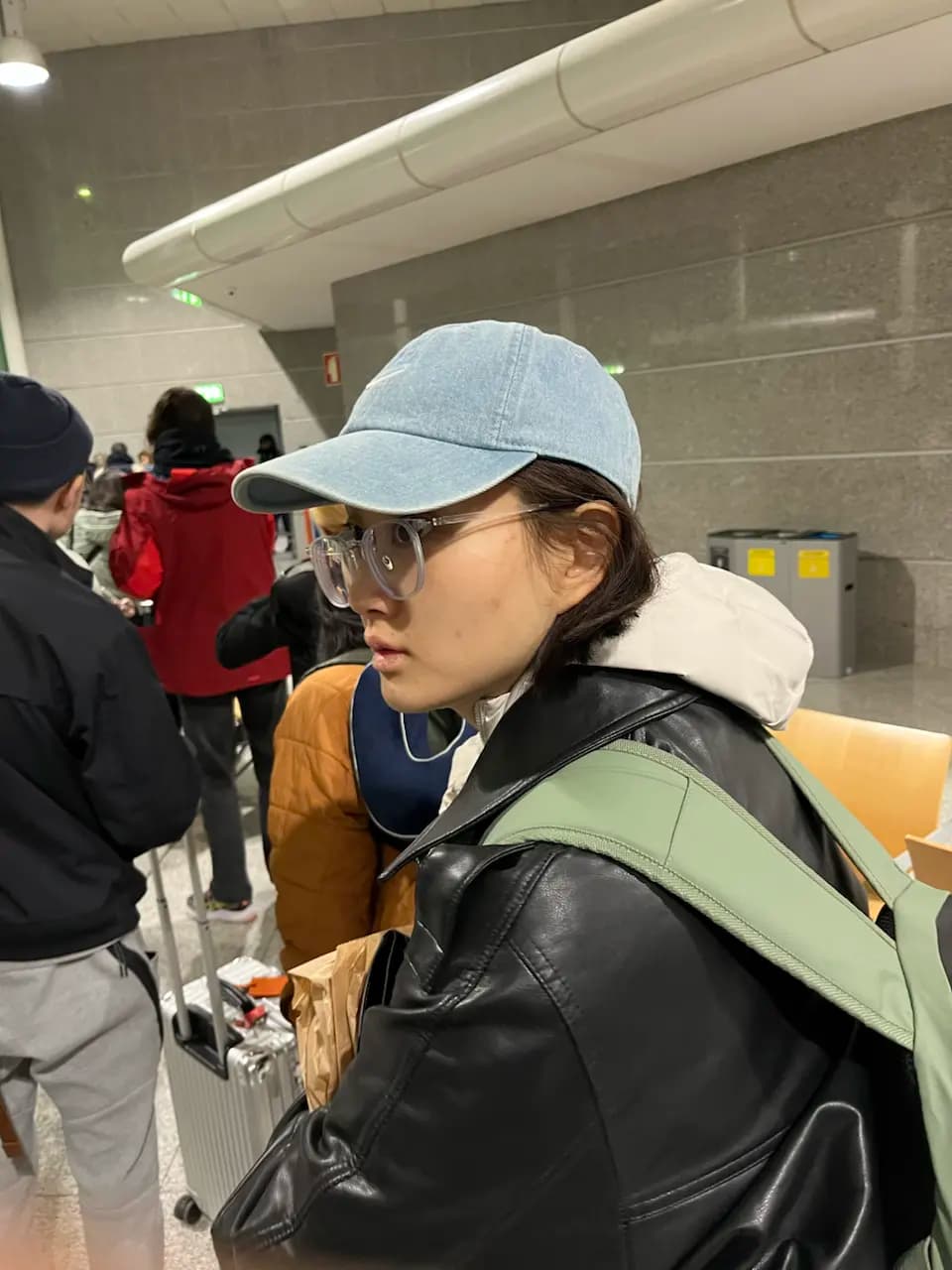 ฮันนีมูน วันที่ 5: ช้อปปิ้งที่ปอร์ตู และเยี่ยมชมมหาวิหารเซบียา - Via do Aeroporto