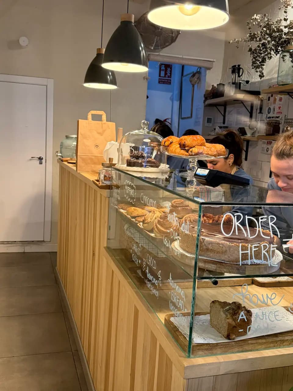 Sevilha a Granada — tour de sanduíches ❤️ - 1 Calle Alhondiga, Seville