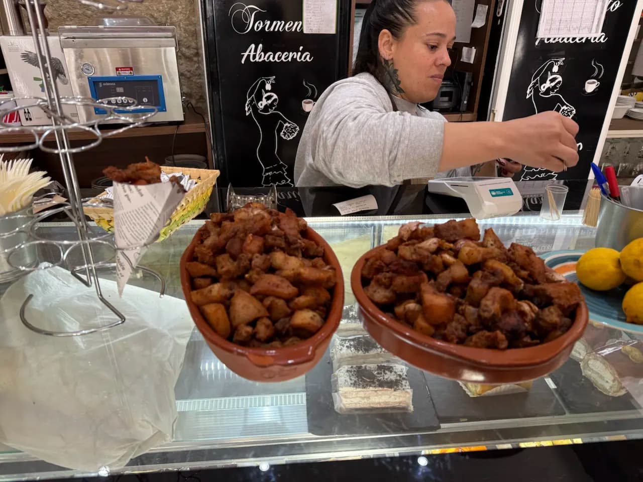 Sevilha a Granada — tour de sanduíches ❤️ - Calle de la Ronda